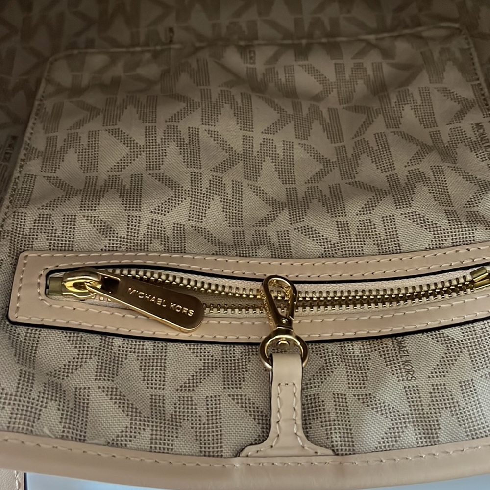 Michael Kors leather bag - Picture 5 of 10